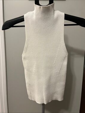 Pink Lily White Ribbed Mock Neck Sleeveless Top - Size Small